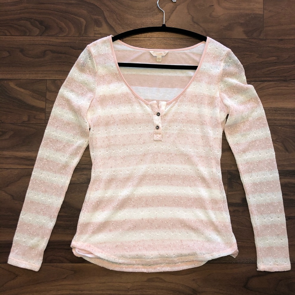 ✨2/$35 Guess long sleeve knit top